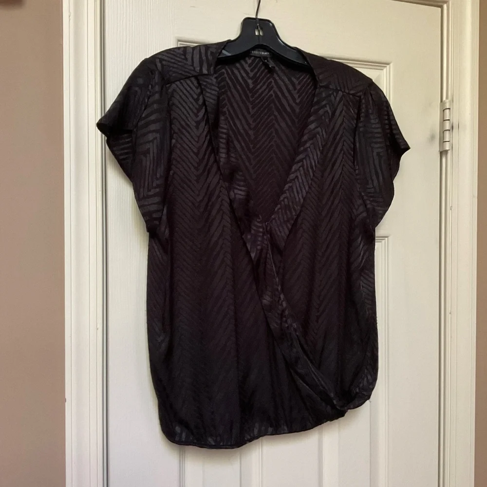 WHITE HOUSE BLACK MARKET TOP
